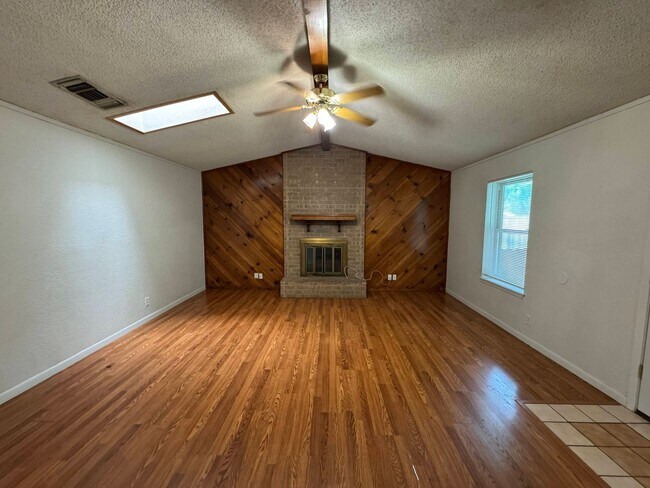 Building Photo - 3-Bedroom Apartment for Rent in Killeen