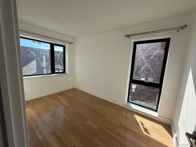 Building Photo - 165-02 Sanford Ave