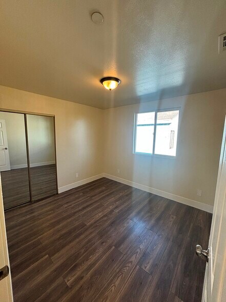 Building Photo - 123 E 88th St