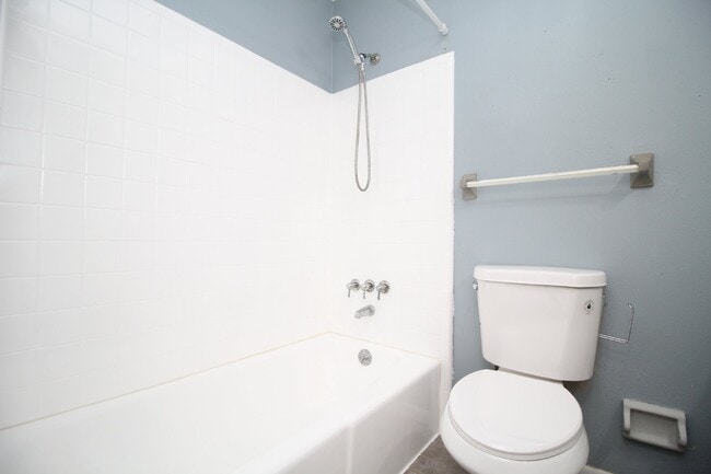 Building Photo - Spacious 3BR/1.5BA Home in Pace with Open Living Area, Tiled Family Room, and Fenced Backyard – M...