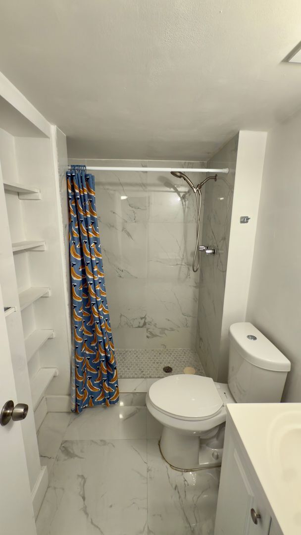 Building Photo - Spacious One Bedroom Two Bath Condo with Parking at Buckley Towers in North Miami Beach