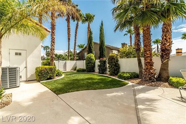 Building Photo - 7777 Willow Cove Cir