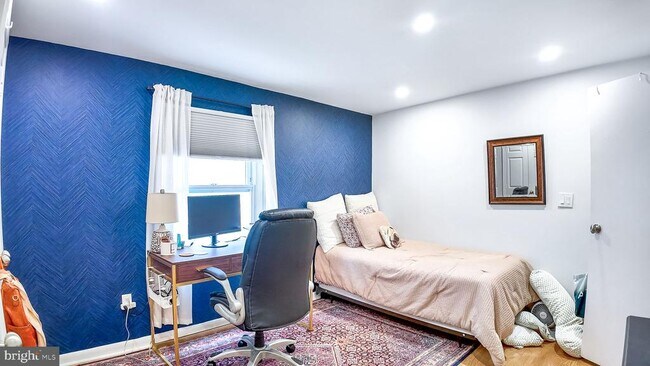 Building Photo - 434 Catharine St