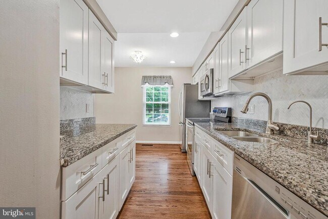 Building Photo - 6401 Old Scotts Ct