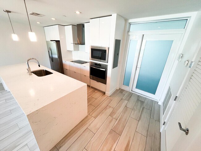 Building Photo - 1 S Palmway