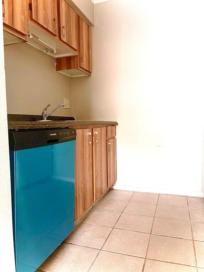 Kitchen - 4814 S Semoran Blvd