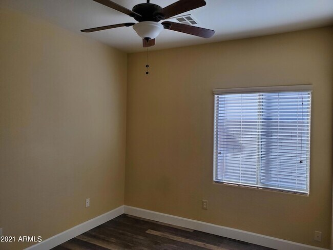 Building Photo - 2056 E Riviera Dr