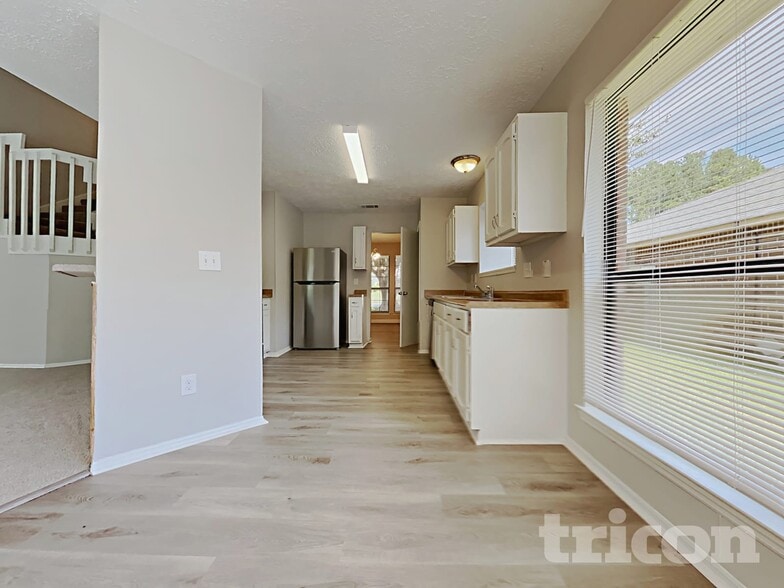 Building Photo - 820 Arbor Hill Dr