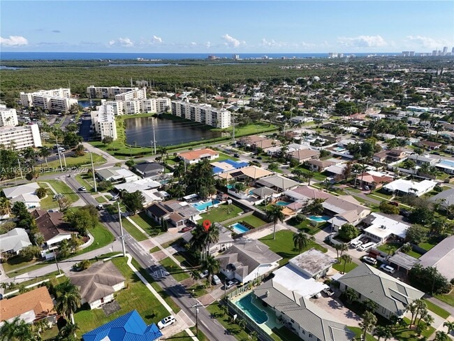 Building Photo - 218 SE 2nd St