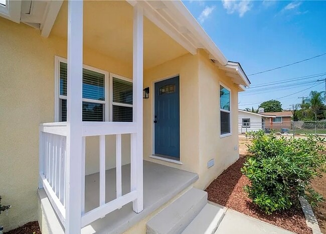 Building Photo - 25885 Creag Ave