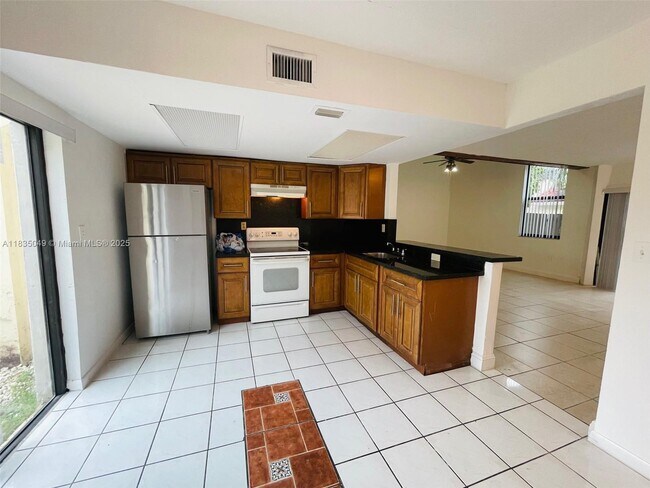 Building Photo - 1107 San Remo Cir