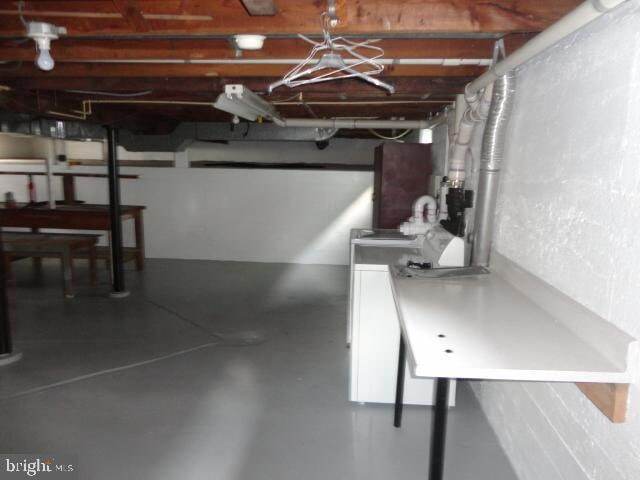 Building Photo - 411 Pelham St