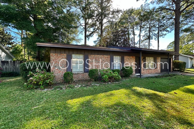 Primary Photo - Fort Walton Beach 4bed/2bath AVAILABLE!