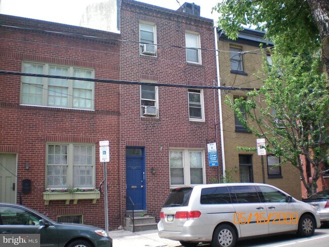 Building Photo - 424 S 20th St