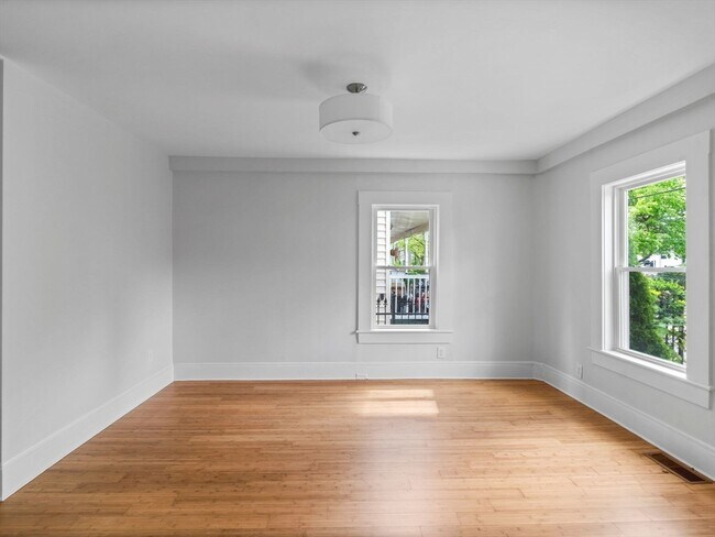 Building Photo - 16 Touro Ave
