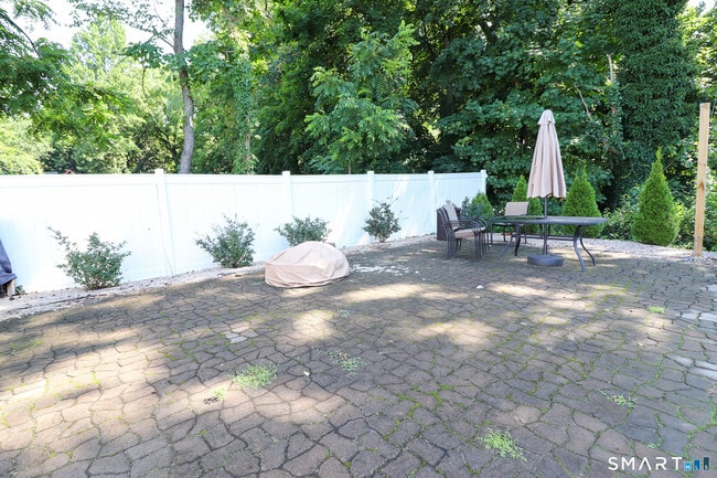 Building Photo - 63 Home Ave