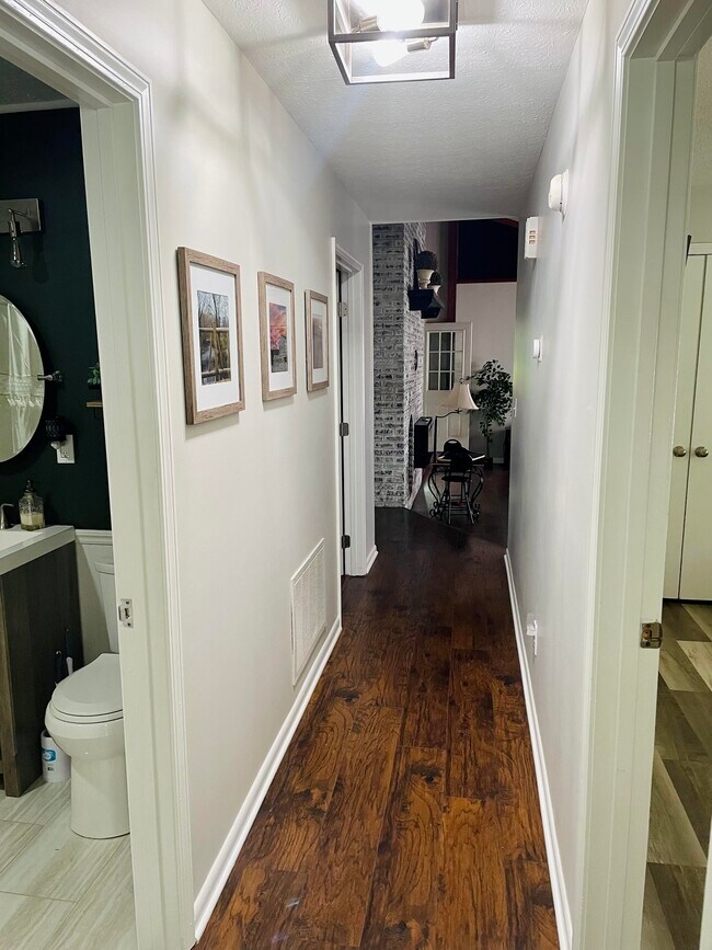 Building Photo - 6968 Corydon Ridge Rd NE