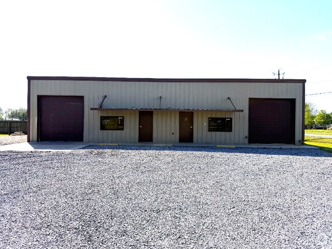 Building Photo - 1251 Bordelon Rd