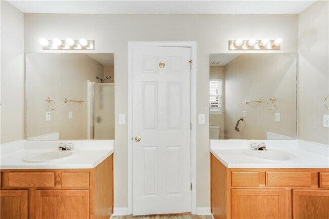 Building Photo - 4209 Zephyrhills Dr