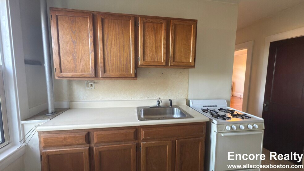 Building Photo - 155 Summer St