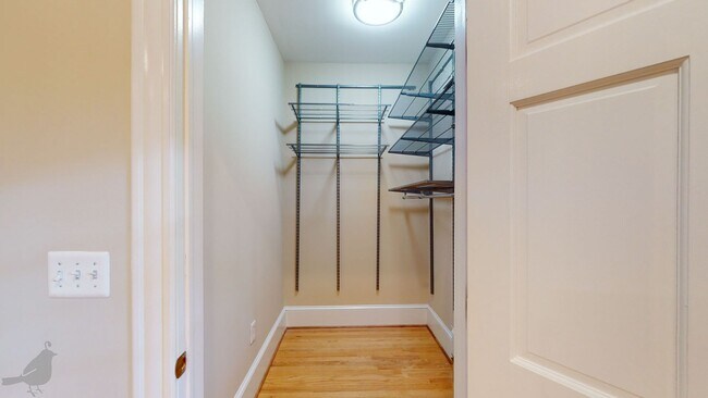 Building Photo - Renovated 2 Bedroom 2 Bath in Columbia Hei...