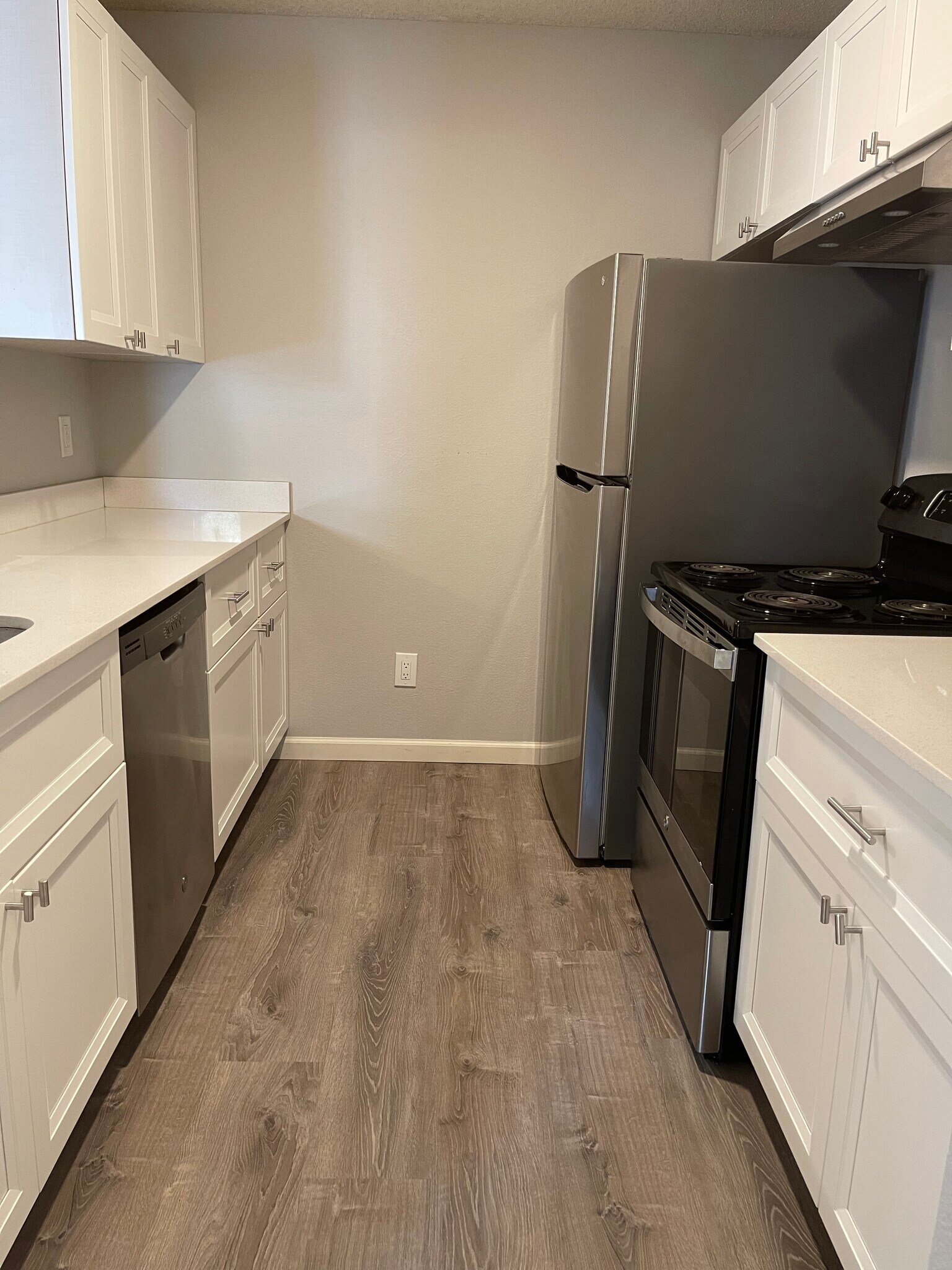 Kitchen - 210 Mt Hope Ct