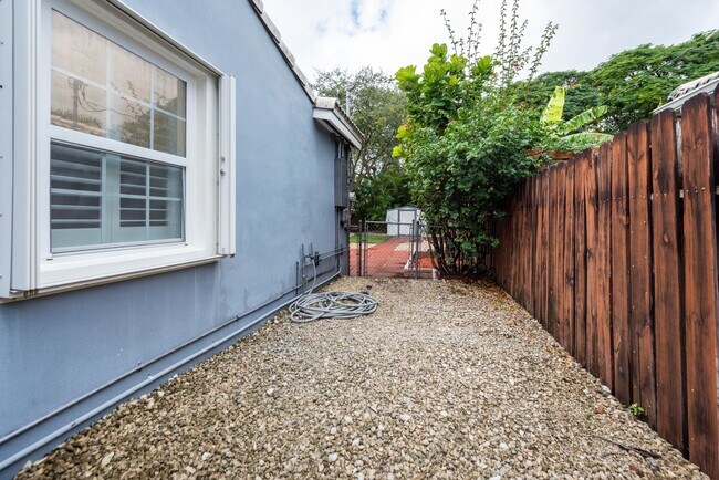 Building Photo - READY FOR A NEW TENANT - EXCELLENT PRIVATE PROPERTY IN SOUTH MIDDLE RIVER