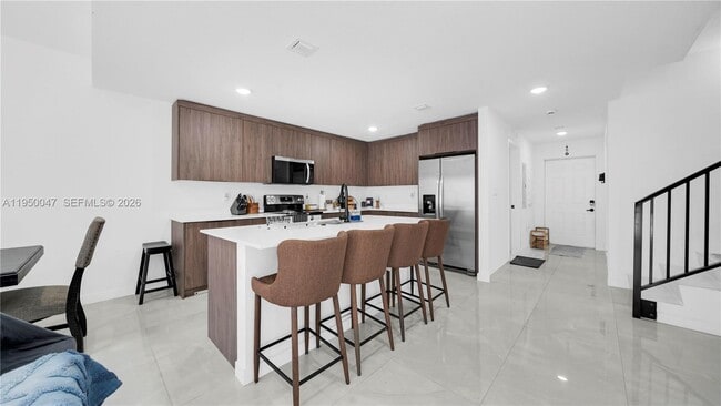 Building Photo - 417 NW 13 Ct