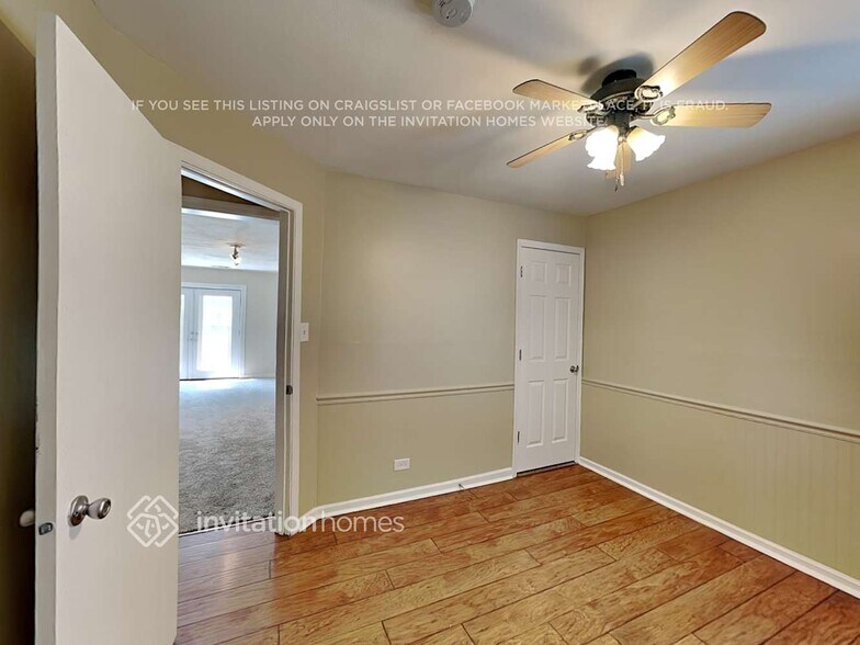 Building Photo - 9220 S 49th Ct