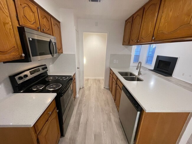 Building Photo - 2422-2424 Sherry Street