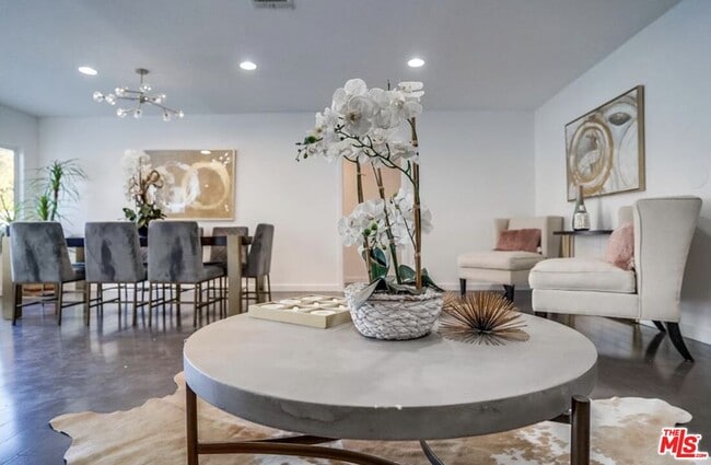 Building Photo - 12527 Emelita St