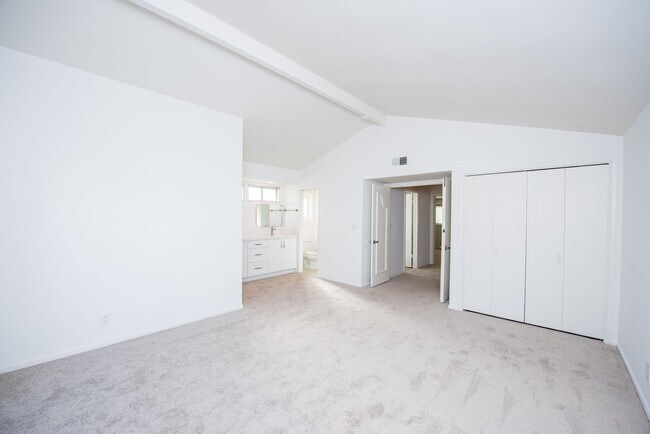 Building Photo - Now Available for Lease Beautiful 4 Bedroom Home with Basement