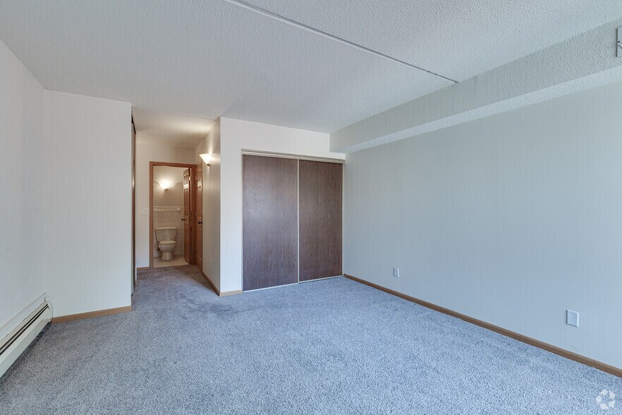 1BR, 1BA - 901SF - Bedroom - Rosewood West