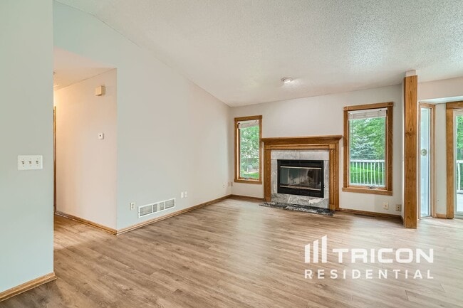Building Photo - 4840 Evergreen Ln N
