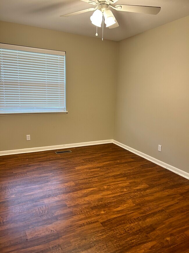 Bedroom 2 - 364 Elizabeth Cir