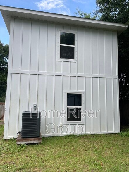 Building Photo - 1810 Doctor M.L.K. Jr Dr