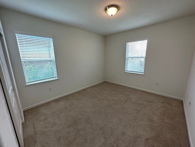 Building Photo - Beautiful 4 Bedroom, 3 Bath Mountain House...