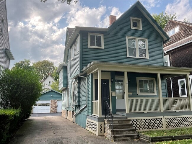 Primary Photo - 99 Belmont St