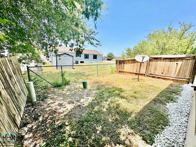 Building Photo - Charming Duplex for Rent: Your Ideal Home ...