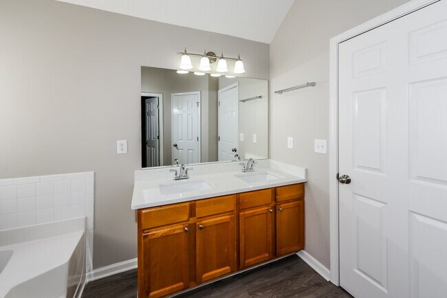 Building Photo - 1580 Potomac Ct