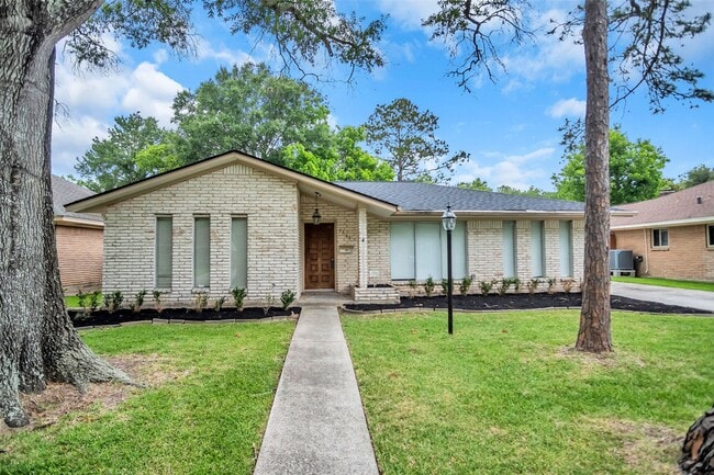 Building Photo - 1715 Capstan Rd