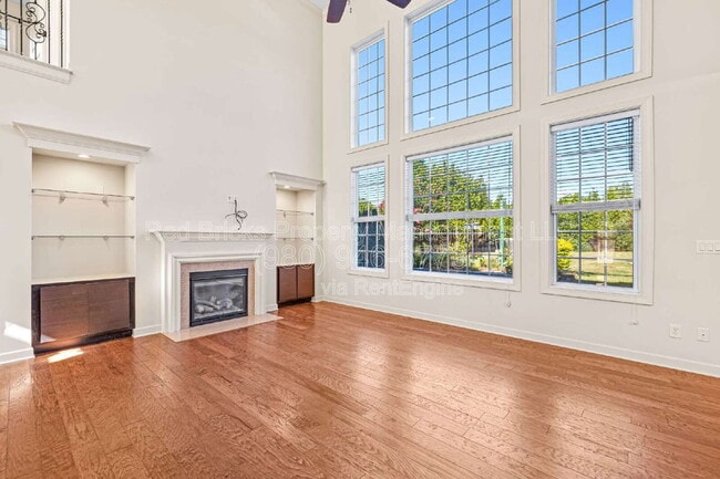 Building Photo - 2808 Twinberry Lane