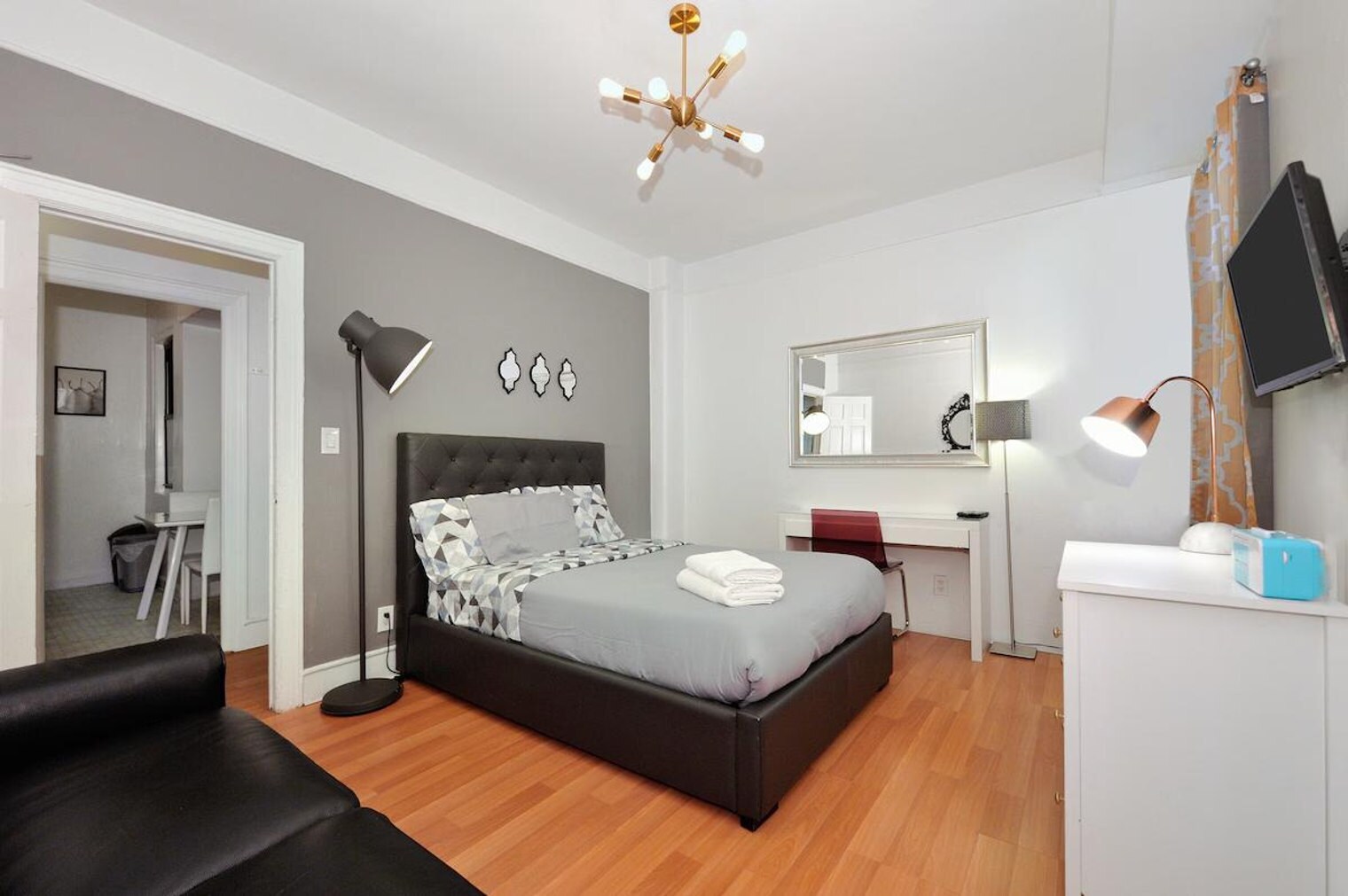 Building Photo - 444 First Ave Loop