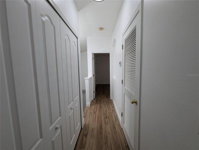 Building Photo - 15819 Fishhawk Falls Dr