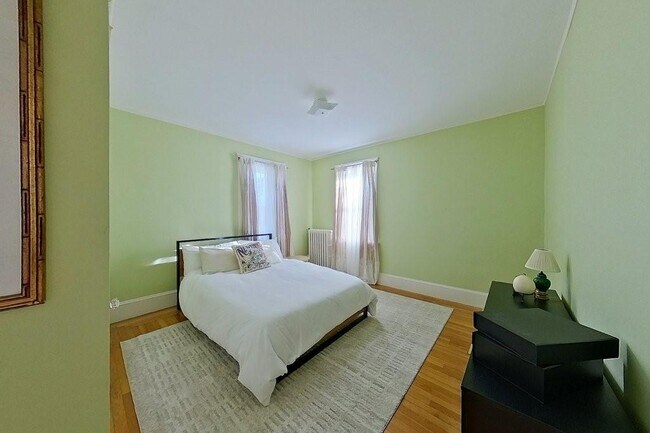 Building Photo - 27 Cranston Ave