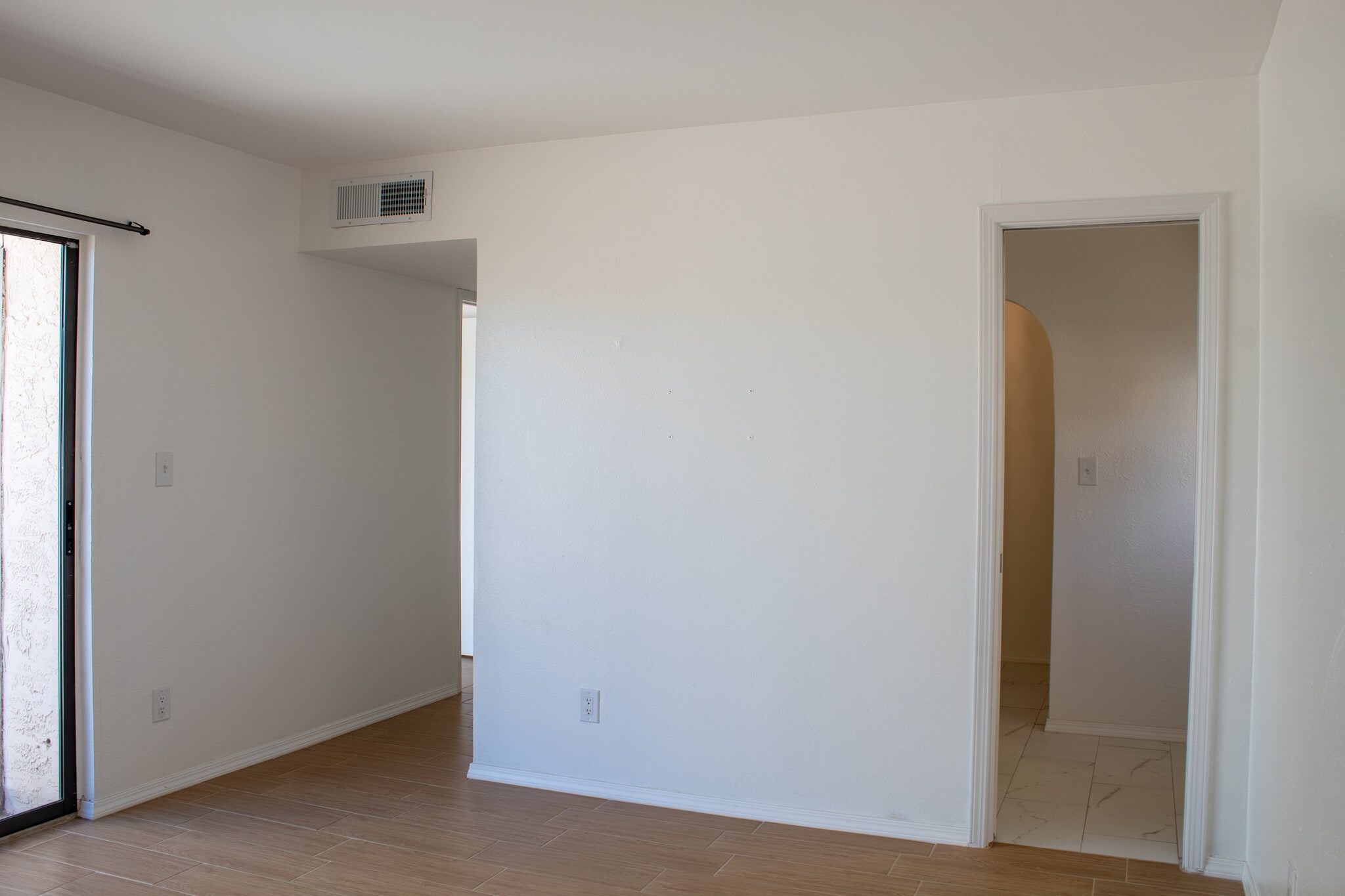 Building Photo - 10709 Lobo Ln