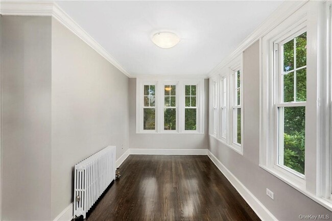 Building Photo - 48 Rossmore Ave