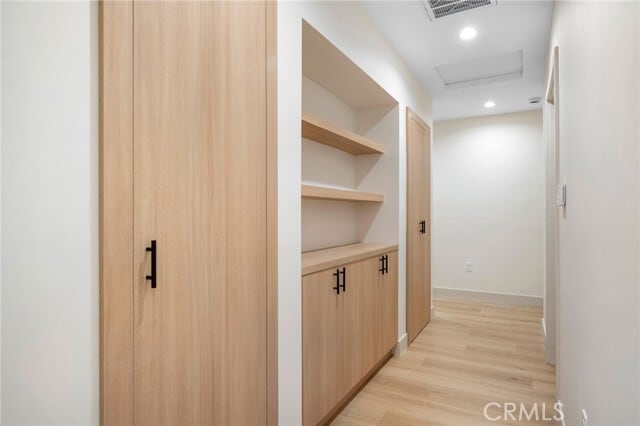 Building Photo - 918 University Ave