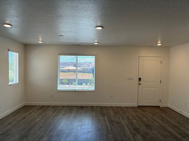 Building Photo - 1361 Pole Crk Ln