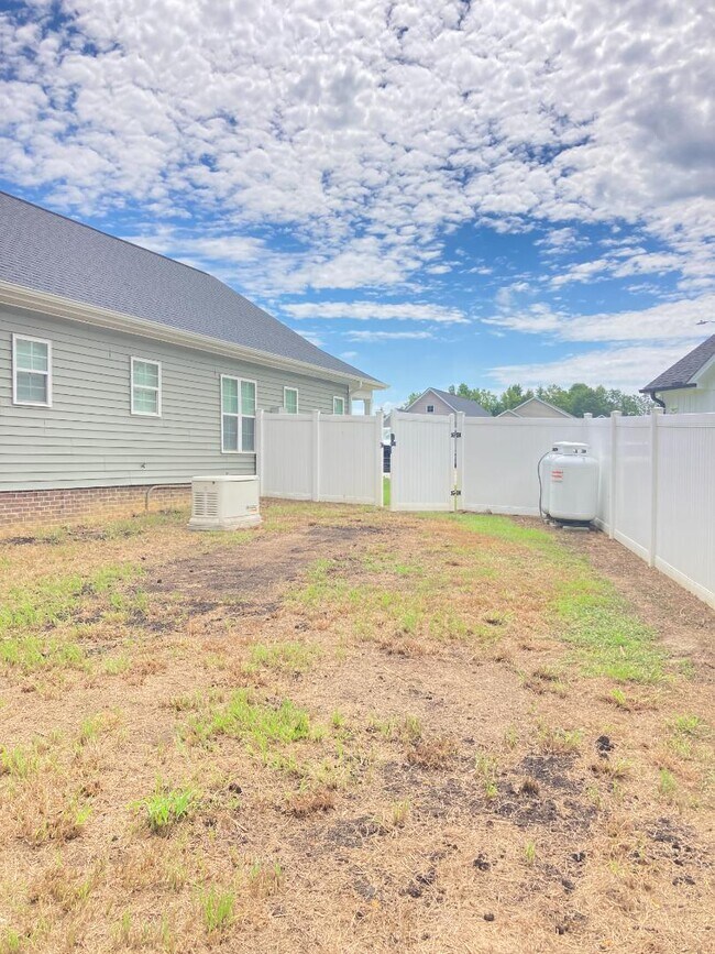 Building Photo - 3218 Marble Ct SW